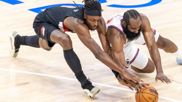 声势豪华战绩倒数，快船队内正献艺“甄嬛传”？